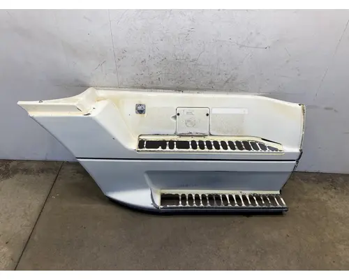 FREIGHTLINER Columbia Side Fairing