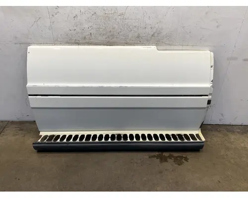 FREIGHTLINER Columbia Side Fairing