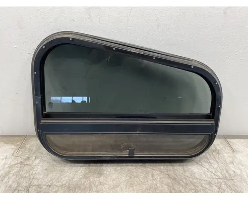 FREIGHTLINER Columbia Sleeper