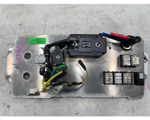 FREIGHTLINER Columbia Switch Panel