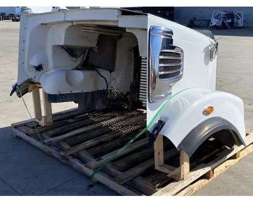 FREIGHTLINER Coronado Hood