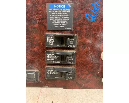 FREIGHTLINER Coronado Switch Panel