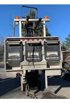 FREIGHTLINER Coronodo Headache Rack