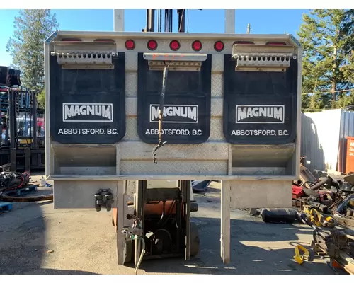 FREIGHTLINER Coronodo Headache Rack