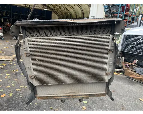 FREIGHTLINER Coronodo Radiator