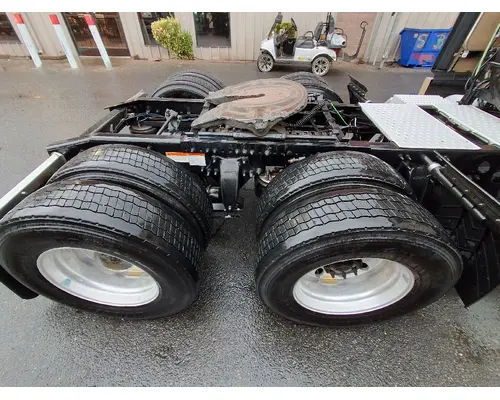 FREIGHTLINER FAS II Airliner Tandem Cutoffs