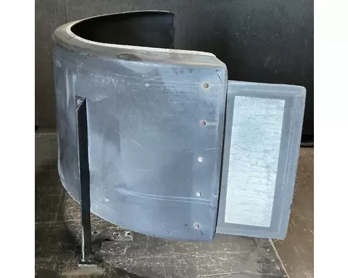 FREIGHTLINER FC70 CARGO Fender