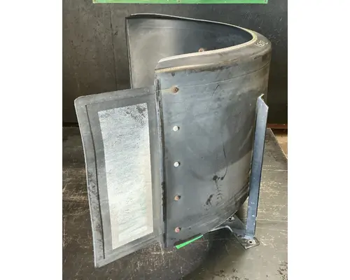 FREIGHTLINER FC70 CARGO Fender