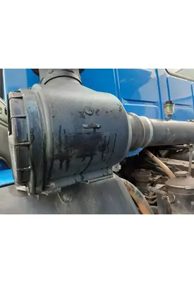 FREIGHTLINER FC80 AIR CLEANER