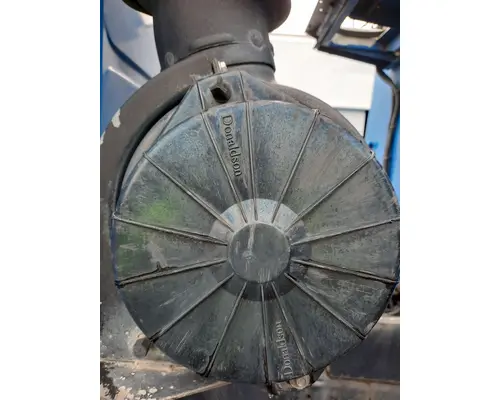 FREIGHTLINER FC80 AIR CLEANER