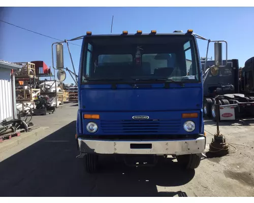 FREIGHTLINER FC80 WHOLE TRUCK FOR PARTS