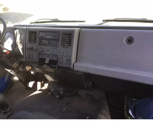 FREIGHTLINER FC80 WHOLE TRUCK FOR PARTS