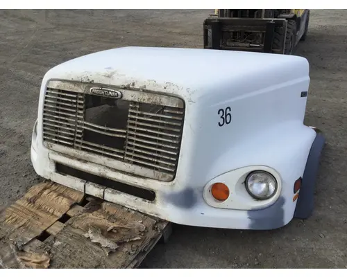 FREIGHTLINER FL 112 HOOD