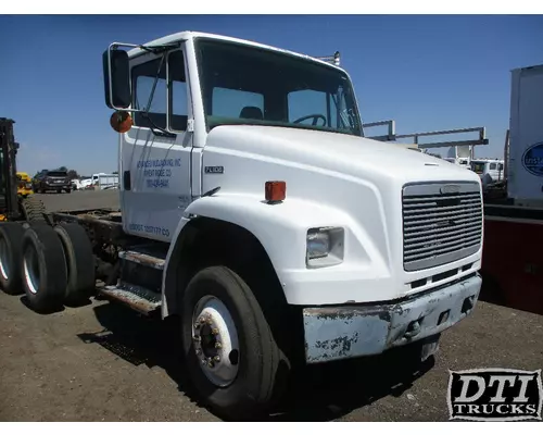 FREIGHTLINER FL106 Hood