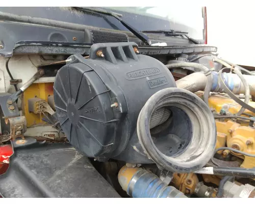 FREIGHTLINER FL112 AIR CLEANER