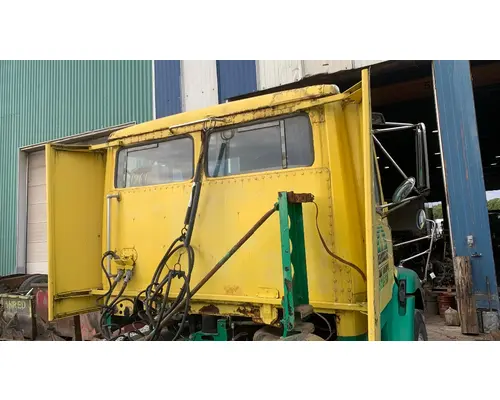 FREIGHTLINER FL112 Cab Mount