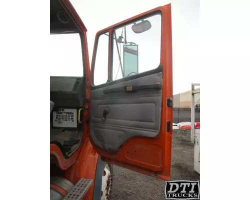 FREIGHTLINER FL112 Cab