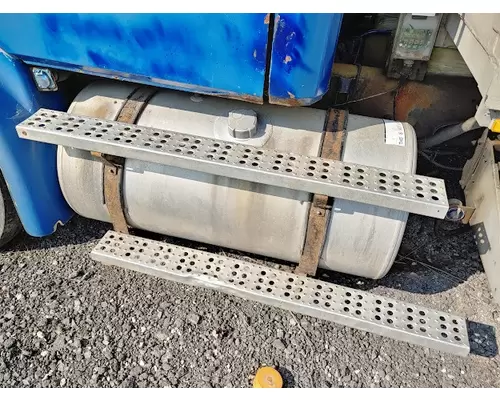 FREIGHTLINER FL112 Complete Vehicle
