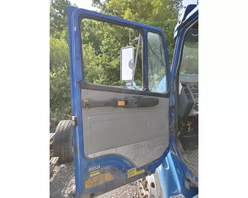 FREIGHTLINER FL112 Complete Vehicle