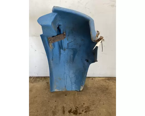 FREIGHTLINER FL112 Fender Extension