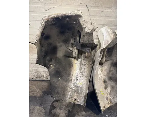 FREIGHTLINER FL112 Fender