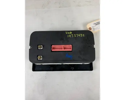 FREIGHTLINER FL112 INSTRUMENT CLUSTER