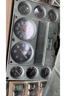 FREIGHTLINER FL112 Instrument Cluster