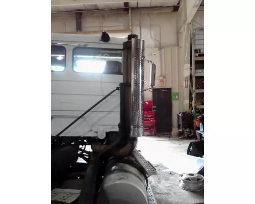 FREIGHTLINER FL112 Muffler