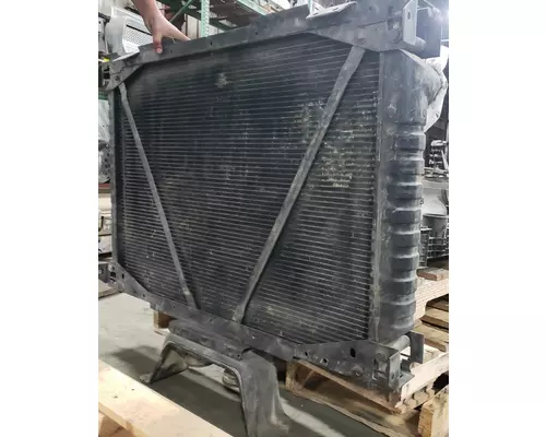 FREIGHTLINER FL112 Radiator