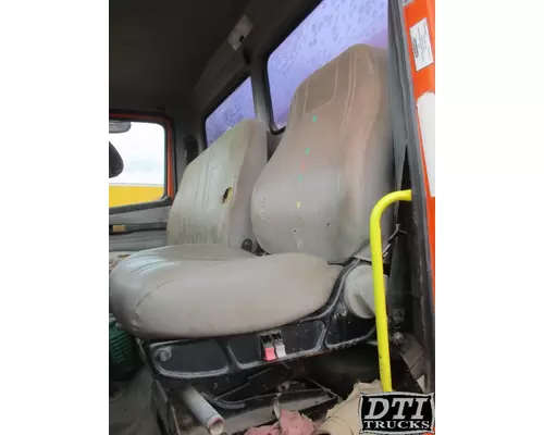 FREIGHTLINER FL112 Seat, Front