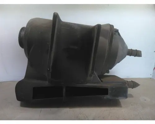 FREIGHTLINER FL60 AIR CLEANER