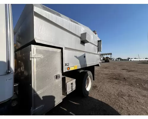 FREIGHTLINER FL60 Box  Bed