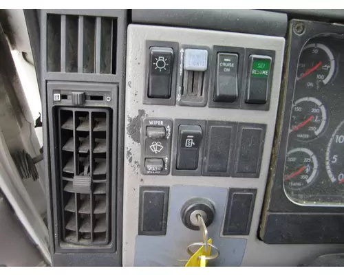 FREIGHTLINER FL60 CAB