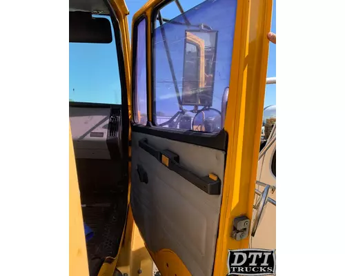 FREIGHTLINER FL60 Cab