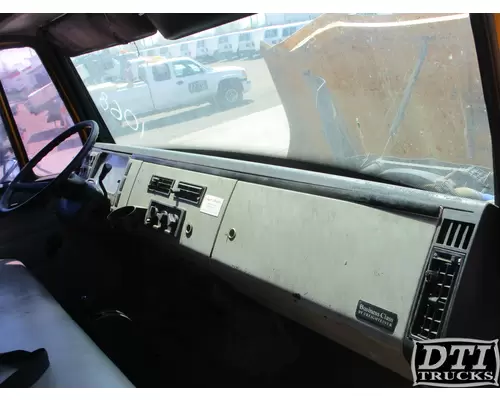 FREIGHTLINER FL60 Dash Assembly