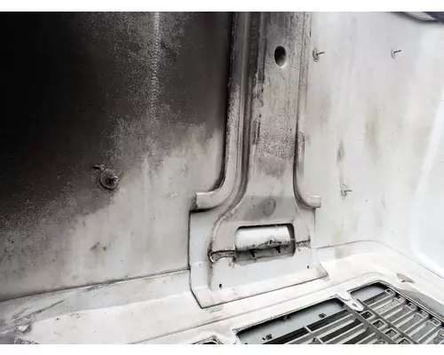 FREIGHTLINER FL60 Hood