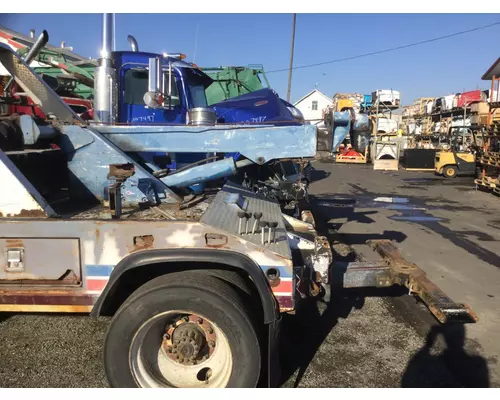FREIGHTLINER FL60 WHOLE TRUCK FOR PARTS