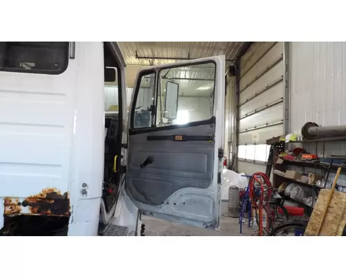 FREIGHTLINER FL70 1991-2005 DOOR ASSEMBLY, FRONT