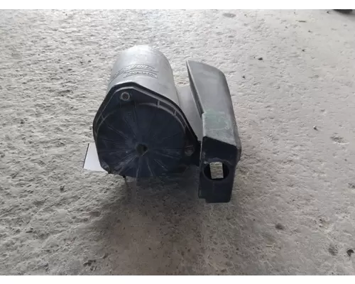FREIGHTLINER FL70 AIR CLEANER