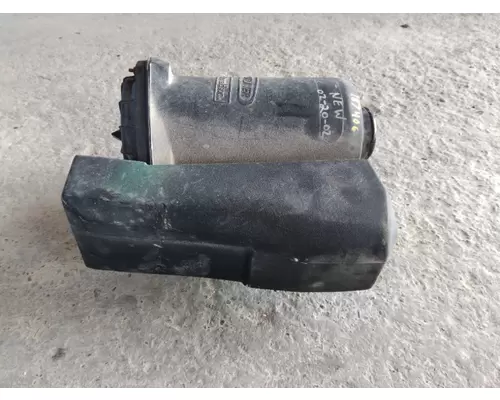 FREIGHTLINER FL70 AIR CLEANER
