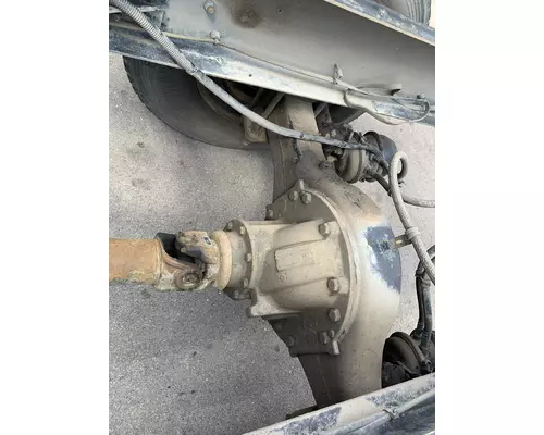 FREIGHTLINER FL70 Axle Assembly, Rear