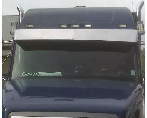 FREIGHTLINER FL70 CAB CLIP