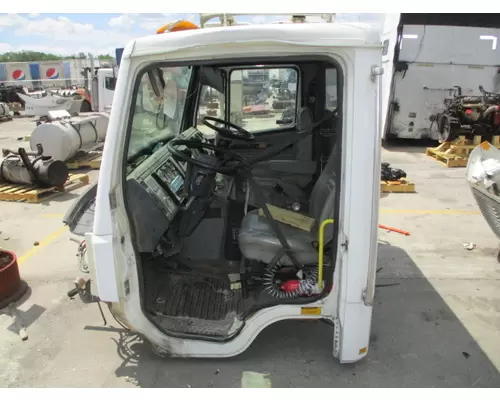 FREIGHTLINER FL70 CAB