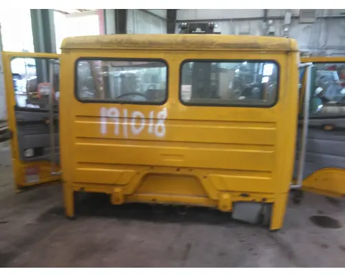 FREIGHTLINER FL70 CAB