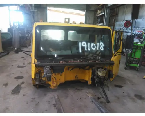 FREIGHTLINER FL70 CAB