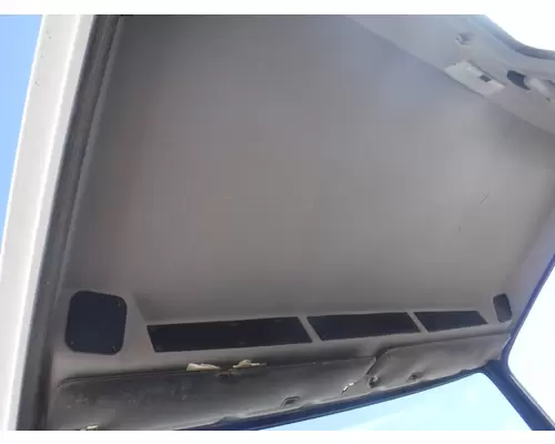 FREIGHTLINER FL70 Cab Clip