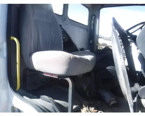 FREIGHTLINER FL70 Cab Clip