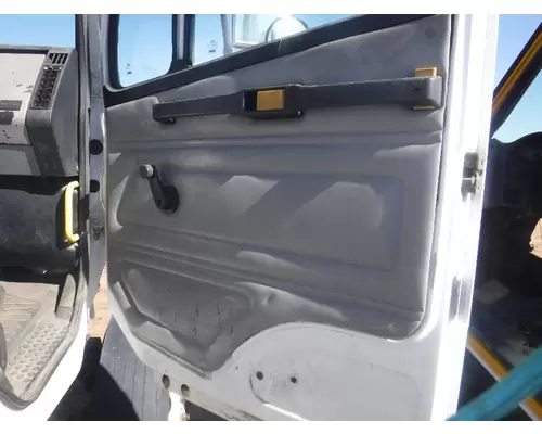 FREIGHTLINER FL70 Cab Clip