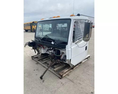 FREIGHTLINER FL70 Cab