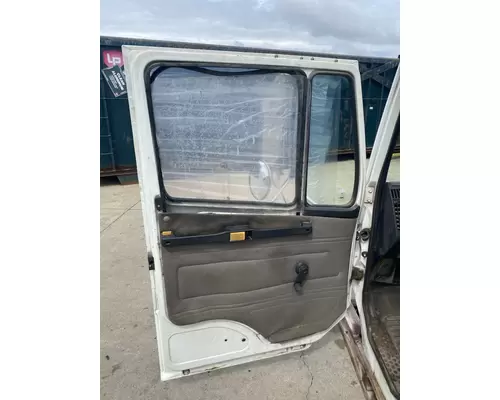 FREIGHTLINER FL70 Cab